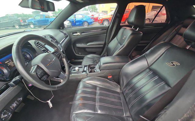 Photo of 2019 Bright White Clearcoat Chrysler 300