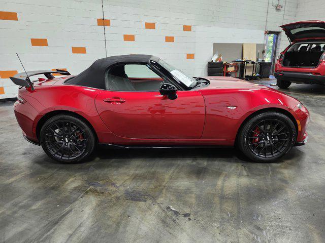 Photo of 2016 Soul Red Metallic Mazda MX-5 Miata