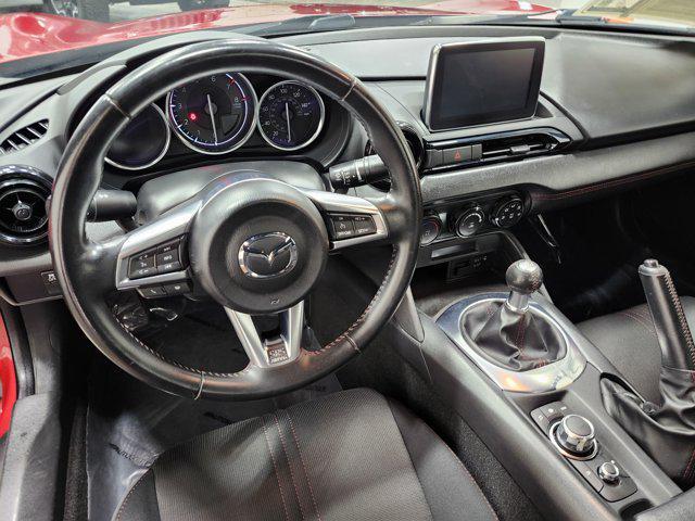 Photo of 2016 Soul Red Metallic Mazda MX-5 Miata