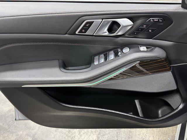 Photo of 2025 Gray BMW X7