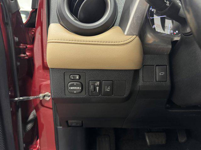 Photo of 2018 Ruby Flare Pearl Toyota RAV4