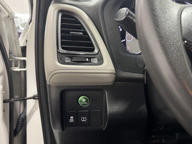 Photo of 2019 Platinum White Pearl Honda HR-V