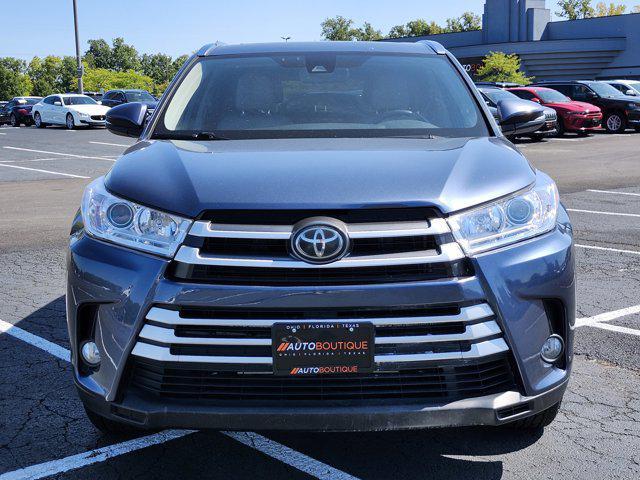 Photo of 2019 Shoreline Blue Pearl Toyota Highlander