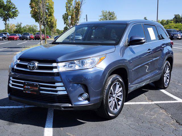 Photo of 2019 Shoreline Blue Pearl Toyota Highlander