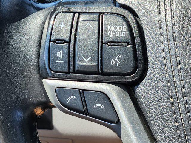 Photo of 2019 Shoreline Blue Pearl Toyota Highlander