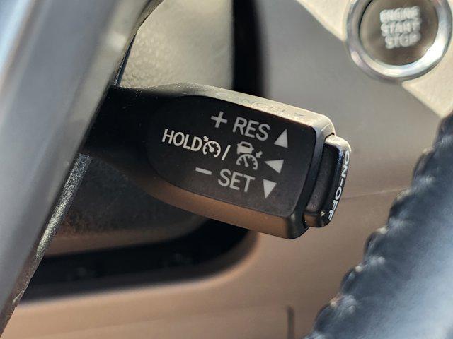 Photo of 2019 Shoreline Blue Pearl Toyota Highlander