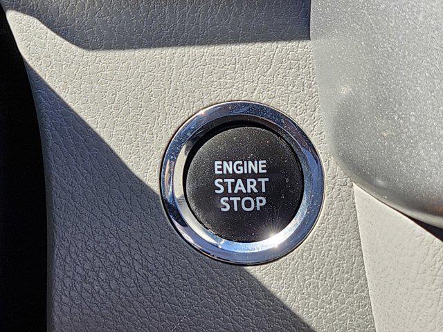 Photo of 2019 Shoreline Blue Pearl Toyota Highlander