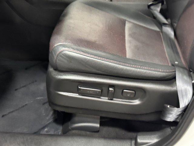 Photo of 2022 Platinum White Pearl Honda Pilot