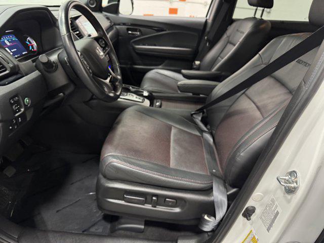 Photo of 2022 Platinum White Pearl Honda Pilot