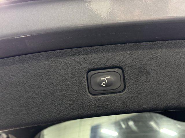 Photo of 2022 Rapid Red Metallic Tinted Clearcoat Ford Edge