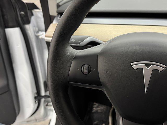 Photo of 2021 Pearl White Multi-Coat Tesla Model Y
