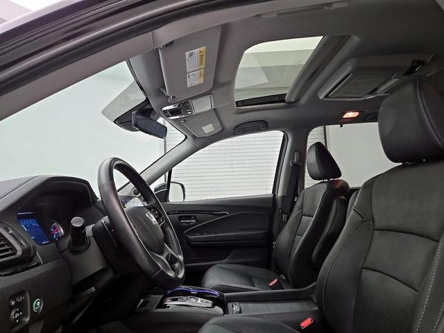 Photo of 2019 Black Honda Pilot