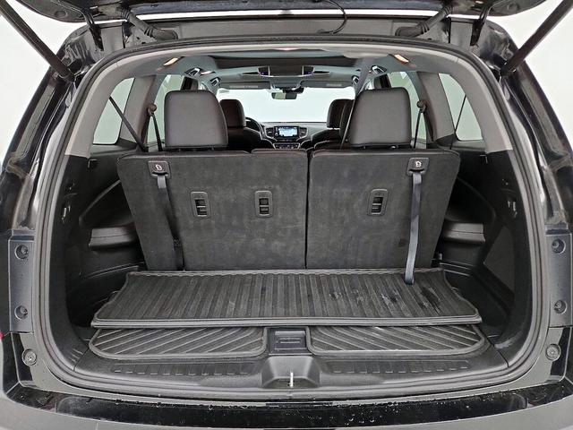 Photo of 2019 Black Honda Pilot