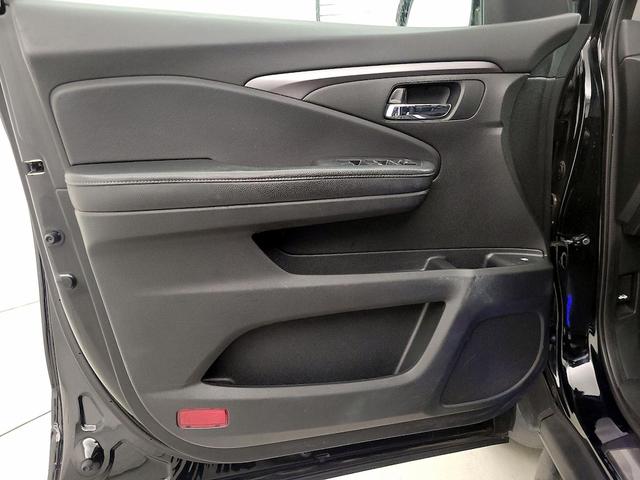Photo of 2017 Black Honda Ridgeline