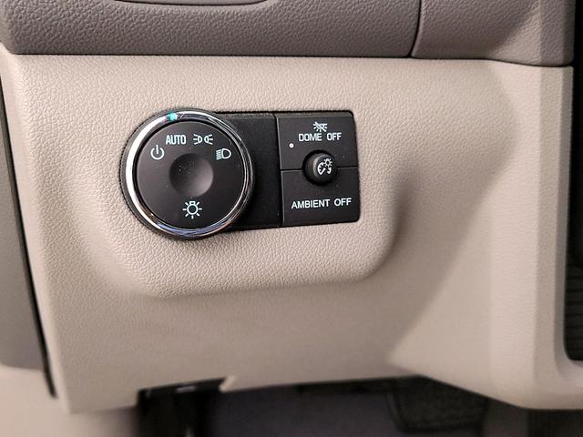 Photo of 2014 White Buick Enclave