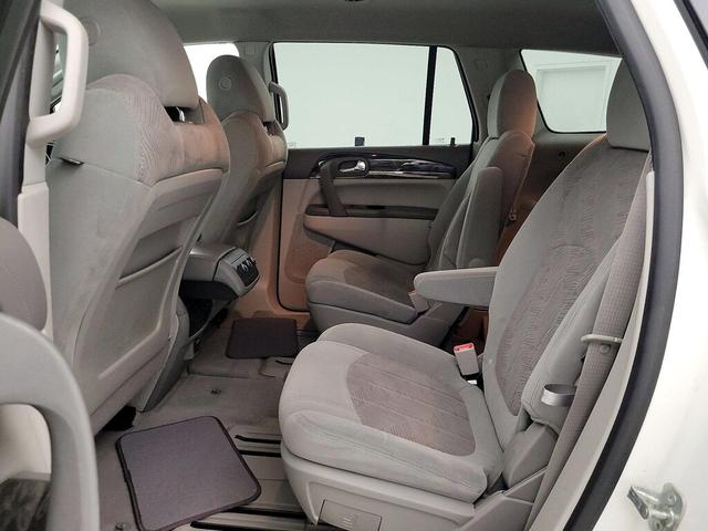 Photo of 2014 White Buick Enclave