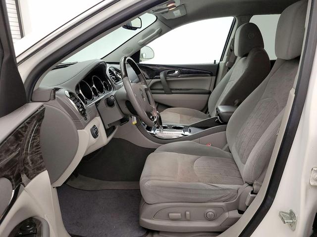 Photo of 2014 White Buick Enclave