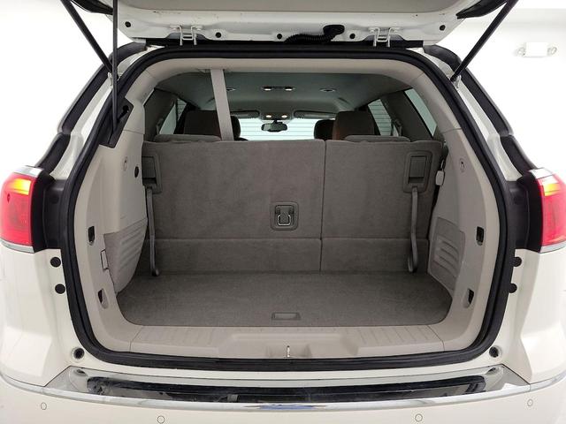 Photo of 2014 White Buick Enclave