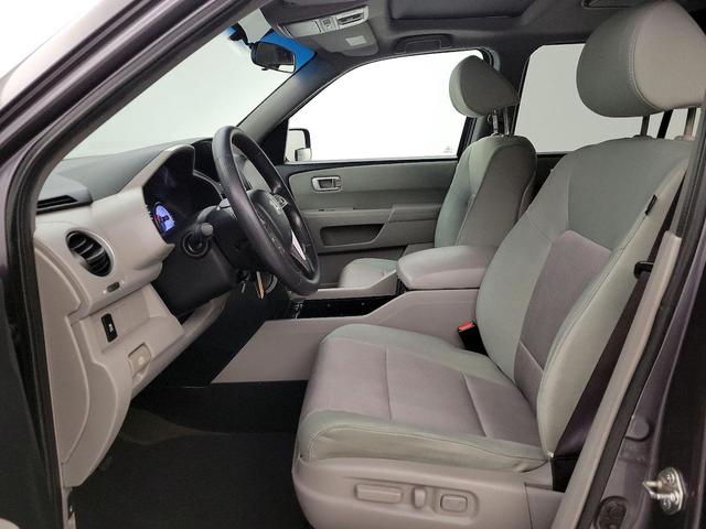 Photo of 2015 Gray Honda Pilot