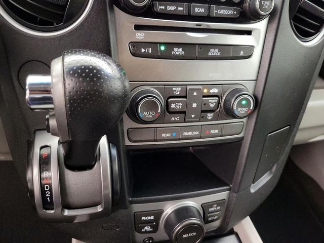 Photo of 2015 Gray Honda Pilot
