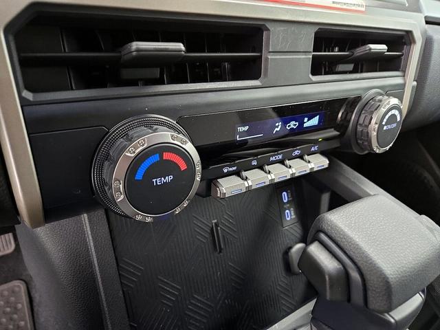 Photo of 2024 Black Toyota Tacoma