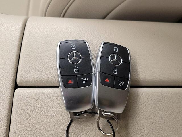 Photo of 2020 White Mercedes-Benz GLE 350
