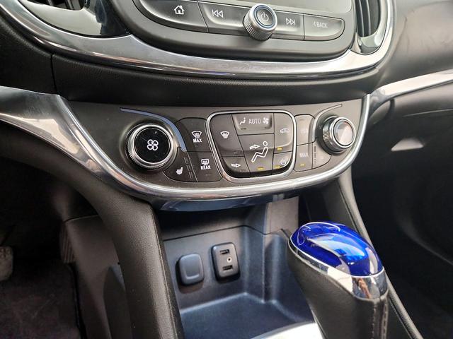 Photo of 2017 Silver Chevrolet Volt