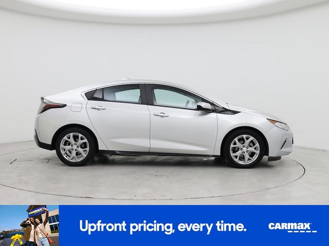 Photo of 2017 Silver Chevrolet Volt