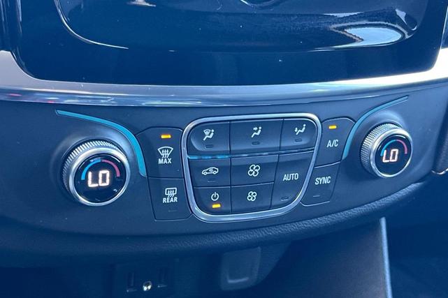 Photo of 2020 Mosaic Black Metallic Chevrolet Traverse