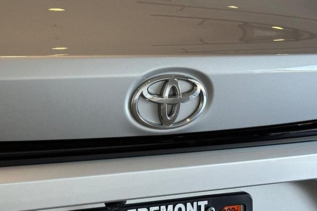 Photo of 2022 Classic Silver Metallic Toyota Corolla