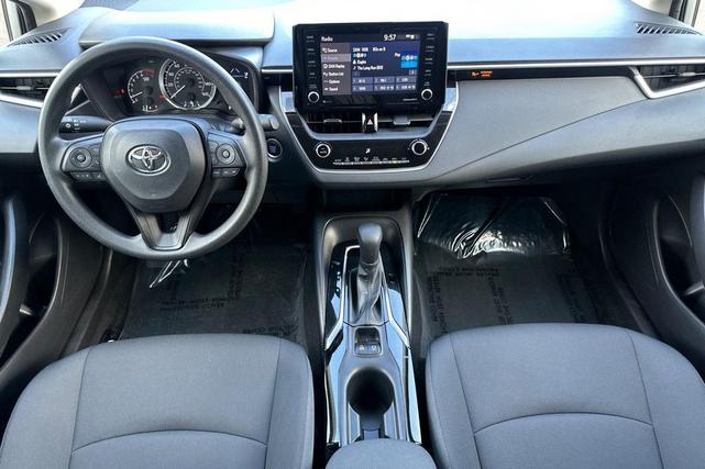 Photo of 2022 Classic Silver Metallic Toyota Corolla