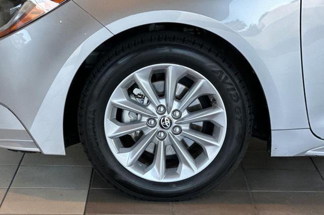 Photo of 2022 Classic Silver Metallic Toyota Corolla