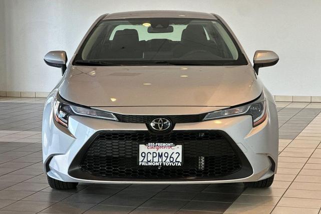 Photo of 2022 Classic Silver Metallic Toyota Corolla