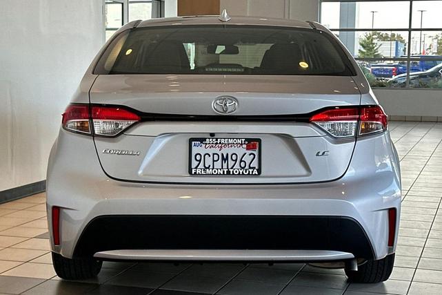 Photo of 2022 Classic Silver Metallic Toyota Corolla