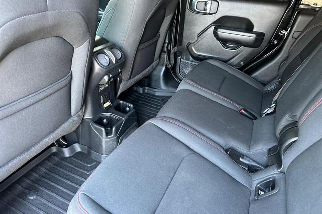 Photo of 2023 Black Clearcoat Jeep Gladiator
