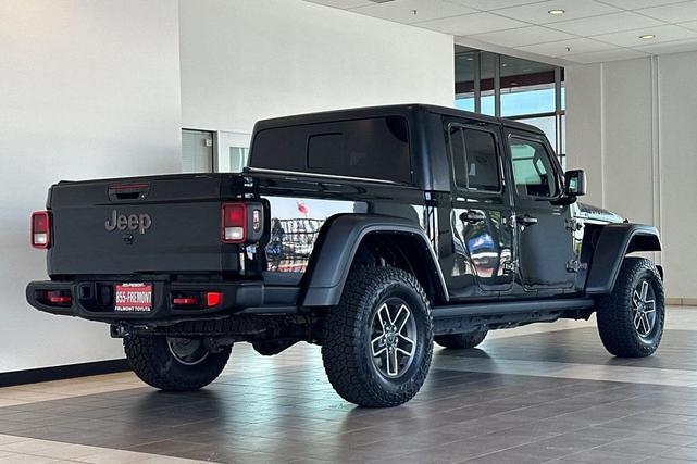 Photo of 2023 Black Clearcoat Jeep Gladiator