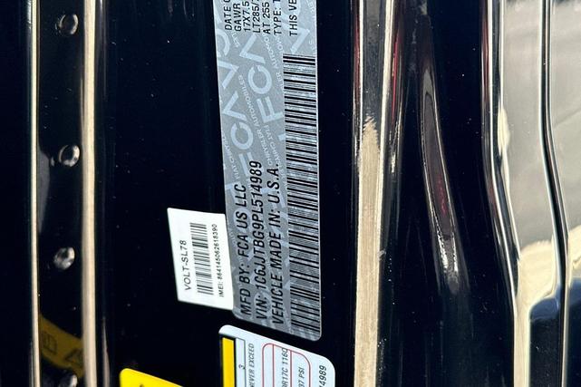 Photo of 2023 Black Clearcoat Jeep Gladiator