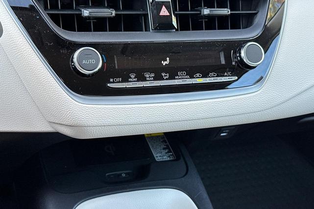 Photo of 2025 Celestite Toyota Corolla
