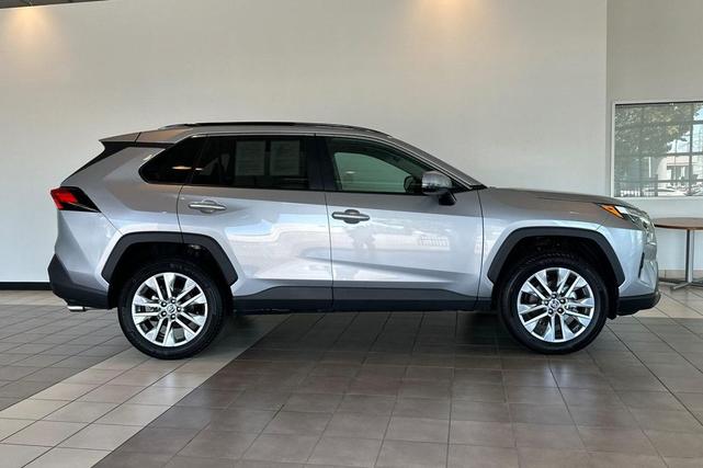 Photo of 2024 Silver Sky Metallic Toyota RAV4