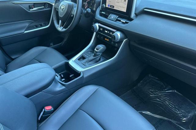 Photo of 2024 Silver Sky Metallic Toyota RAV4