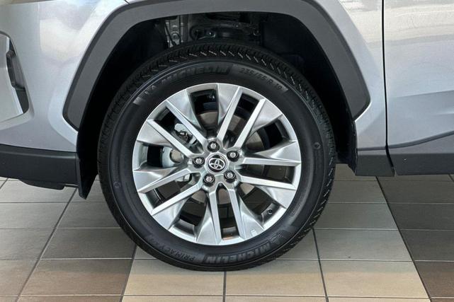 Photo of 2024 Silver Sky Metallic Toyota RAV4