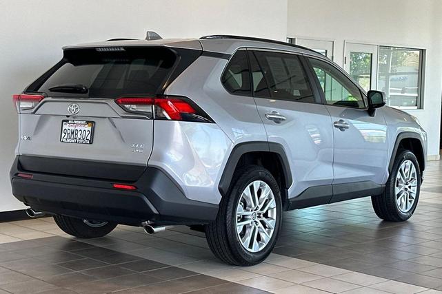 Photo of 2024 Silver Sky Metallic Toyota RAV4
