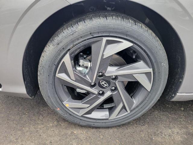 Photo of 2025 Fluid Metal Hyundai ELANTRA HEV