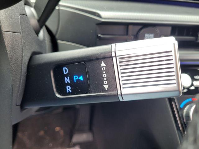 Photo of 2025 Hampton Gray Hyundai SANTA FE