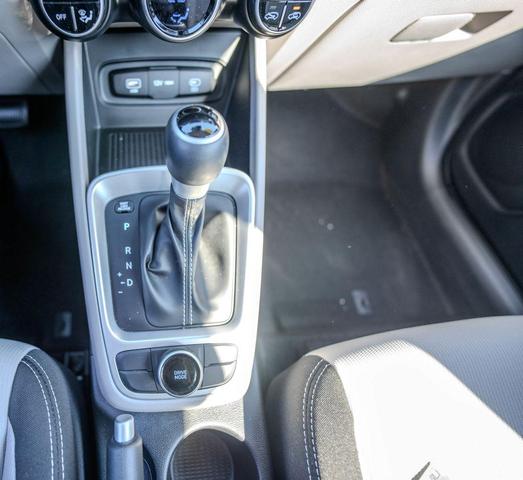 Photo of 2024 Shimmering Silver Hyundai VENUE