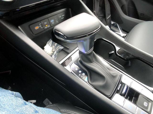 Photo of 2025 Shimmering Silver Hyundai TUCSON