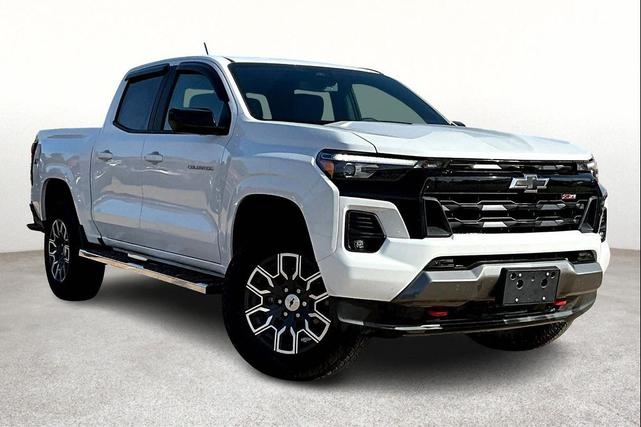Photo of 2024 Summit White Chevrolet Colorado