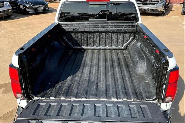Photo of 2024 Summit White Chevrolet Colorado