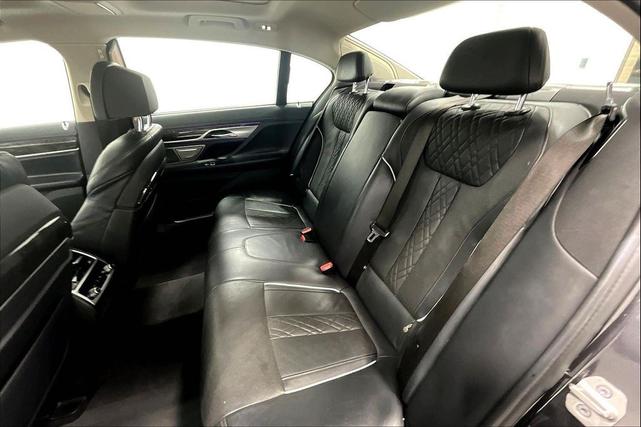 Photo of 2022 BMW 740