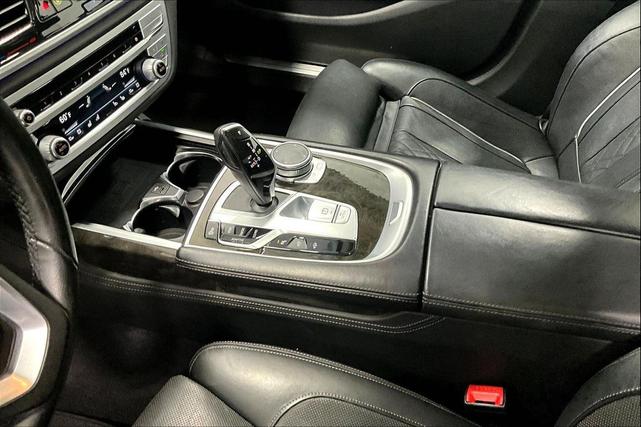Photo of 2022 BMW 740
